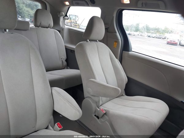 2014 TOYOTA SIENNA L V6 7 PASSENGER — I8