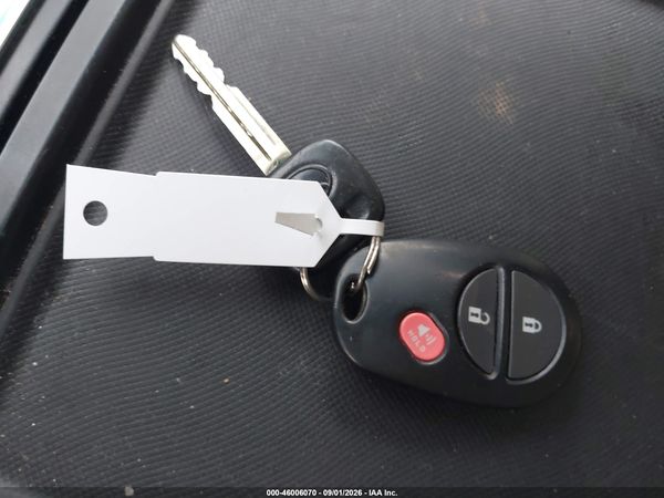 2014 TOYOTA SIENNA L V6 7 PASSENGER — I11