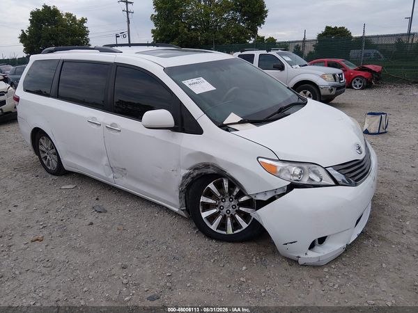 2014 TOYOTA SIENNA XLE 7 PASSENGER — I1