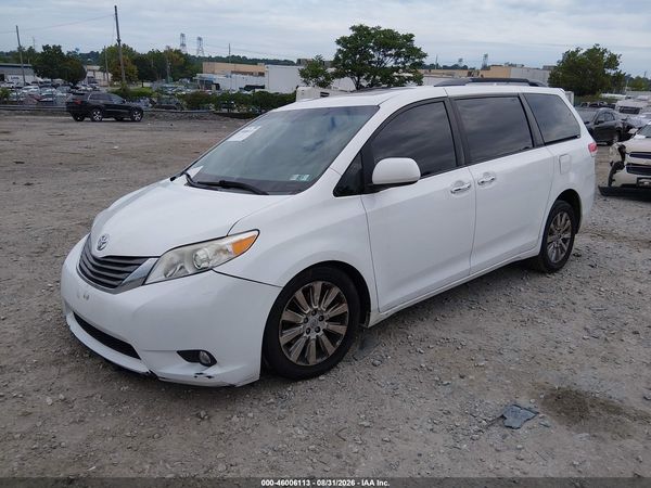 2014 TOYOTA SIENNA — I2