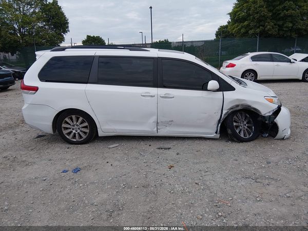2014 TOYOTA SIENNA XLE 7 PASSENGER — I116
