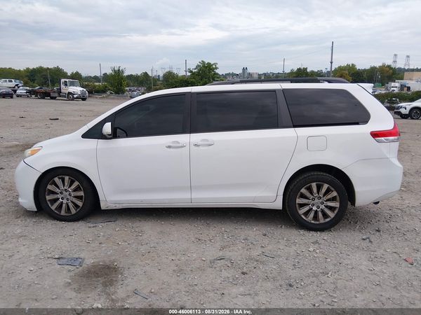 2014 TOYOTA SIENNA XLE 7 PASSENGER — I117