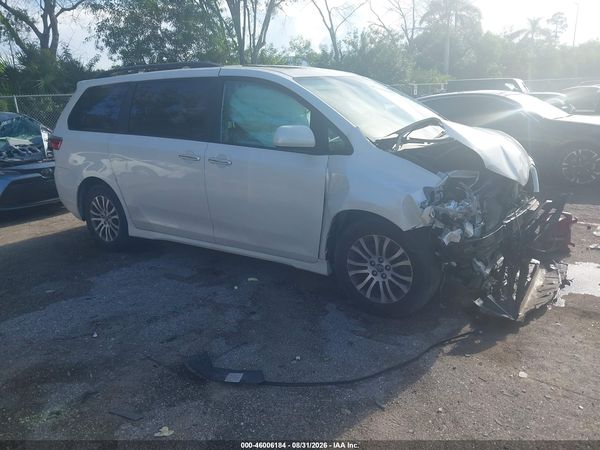 2019 TOYOTA SIENNA XLE 8 PASSENGER — I1