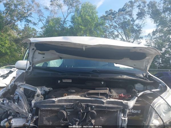 2019 TOYOTA SIENNA XLE 8 PASSENGER — I10