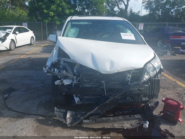 2019 TOYOTA SIENNA XLE 8 PASSENGER — I115