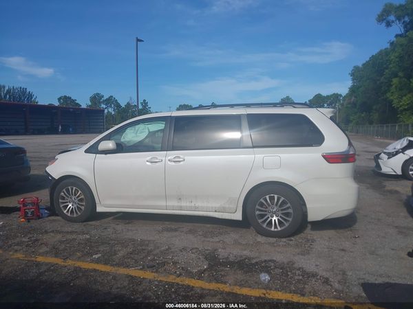 2019 TOYOTA SIENNA XLE 8 PASSENGER — I117