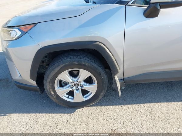2020 TOYOTA RAV4 XLE — I6