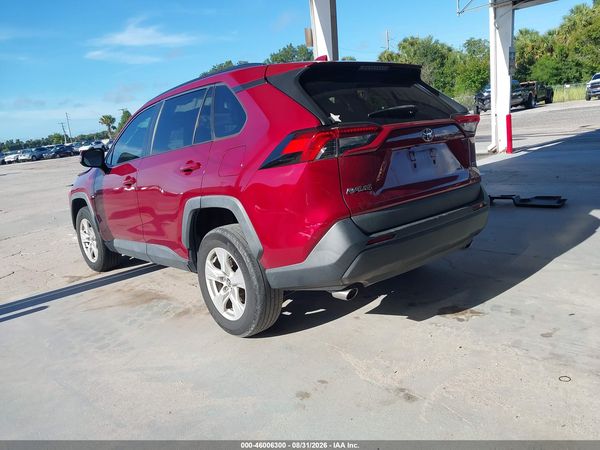 2021 TOYOTA RAV4 XLE — I3