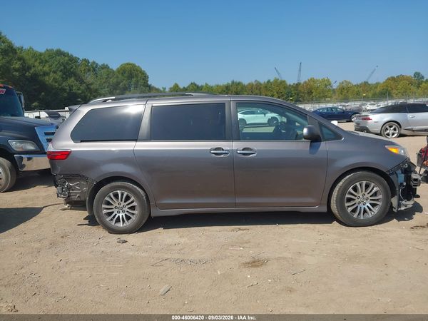 2018 TOYOTA SIENNA XLE 8 PASSENGER