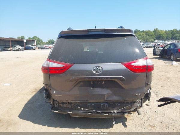 2018 TOYOTA SIENNA XLE 8 PASSENGER