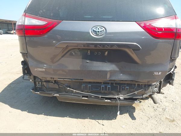 2018 TOYOTA SIENNA XLE 8 PASSENGER