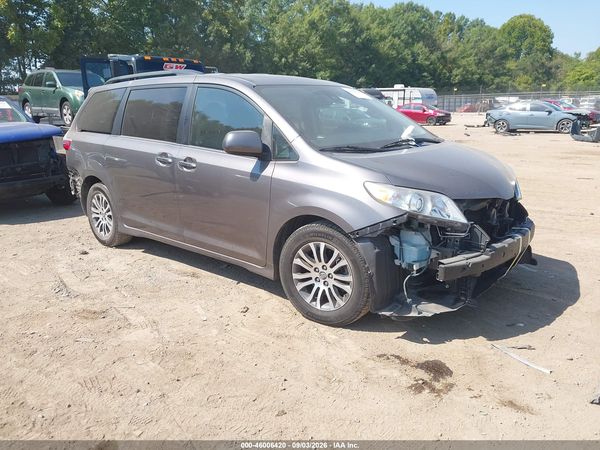2018 TOYOTA SIENNA XLE 8 PASSENGER
