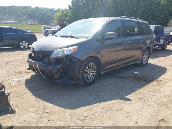 2018 TOYOTA SIENNA XLE 8 PASSENGER