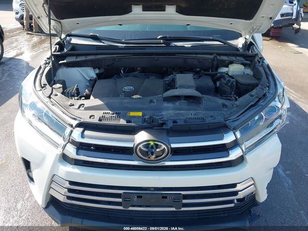 2017 TOYOTA HIGHLANDER LIMITED PLATINUM — I10