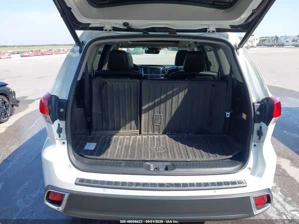 2017 TOYOTA HIGHLANDER LIMITED PLATINUM — I152