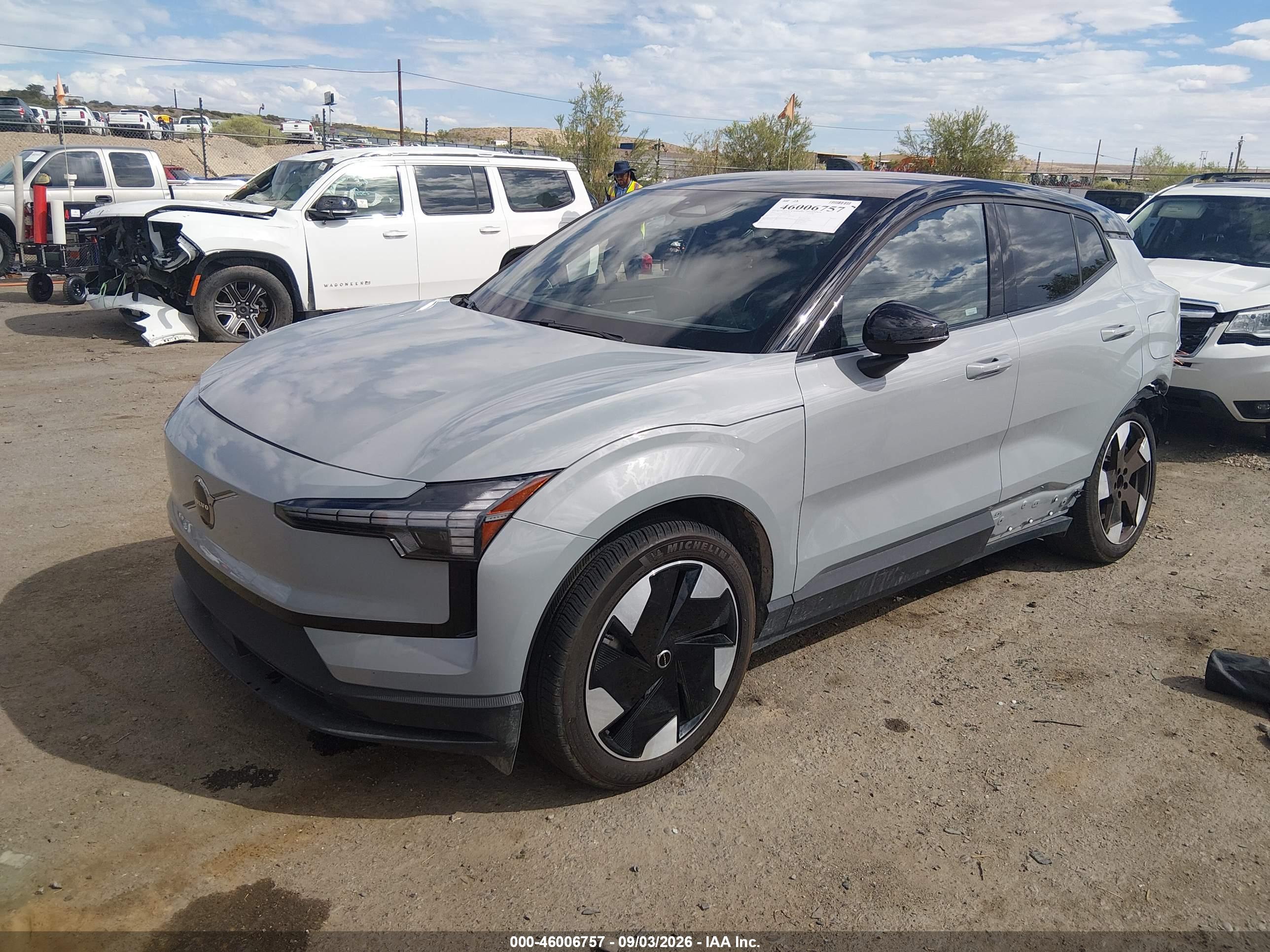 2025 VOLVO EX30 — I2