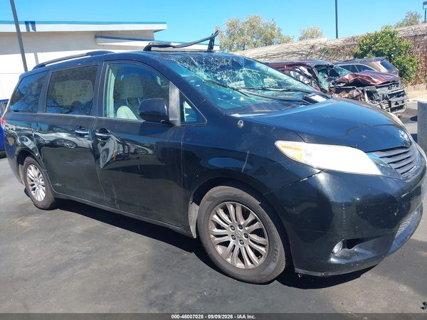 2014 TOYOTA SIENNA XLE V6 8 PASSENGER