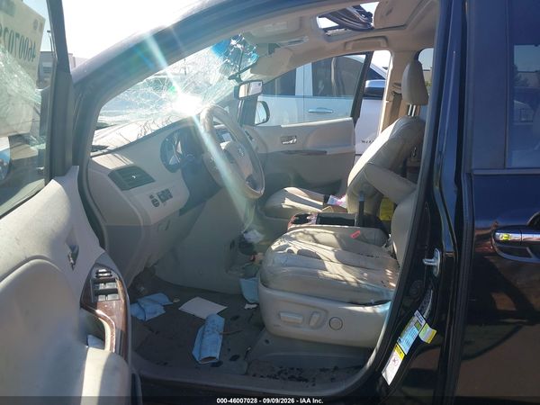 2014 TOYOTA SIENNA XLE V6 8 PASSENGER