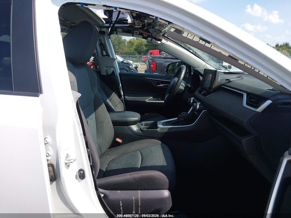 2020 TOYOTA RAV4 XLE — I5