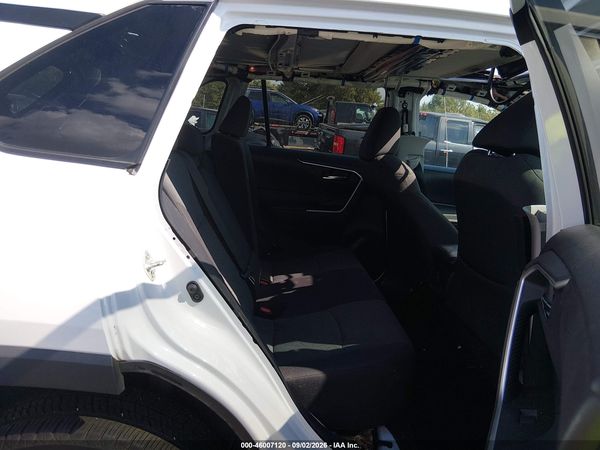 2020 TOYOTA RAV4 XLE — I8