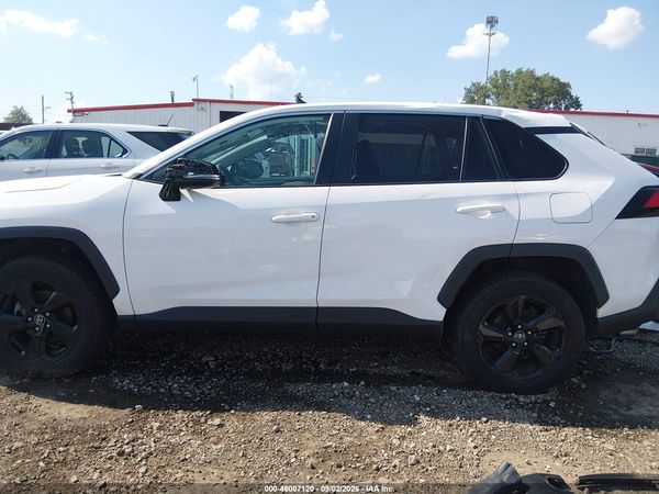 2020 TOYOTA RAV4 XLE — I117