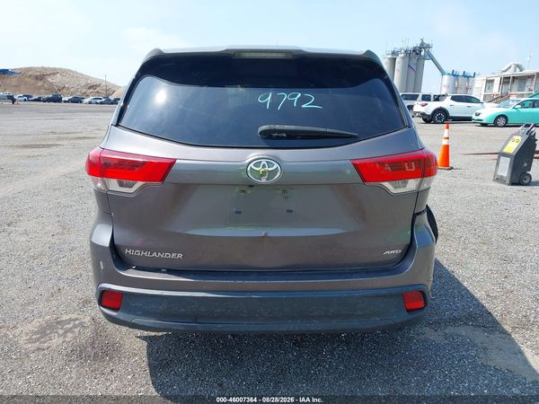 2019 TOYOTA HIGHLANDER LE