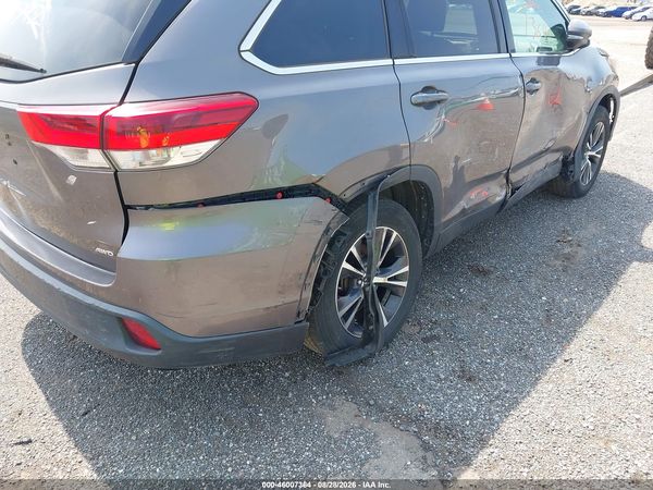 2019 TOYOTA HIGHLANDER LE