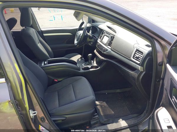 2019 TOYOTA HIGHLANDER LE