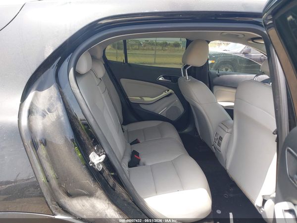 2015 MERCEDES-BENZ GLA 250 4MATIC — I8