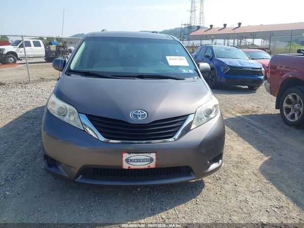 2012 TOYOTA SIENNA LE V6 8 PASSENGER