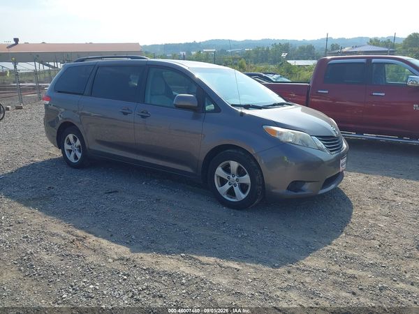 2012 TOYOTA SIENNA LE V6 8 PASSENGER