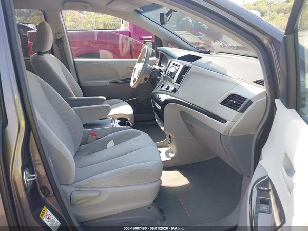 2012 TOYOTA SIENNA LE V6 8 PASSENGER