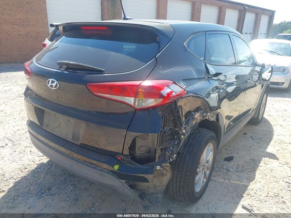 2017 HYUNDAI TUCSON SE — I4