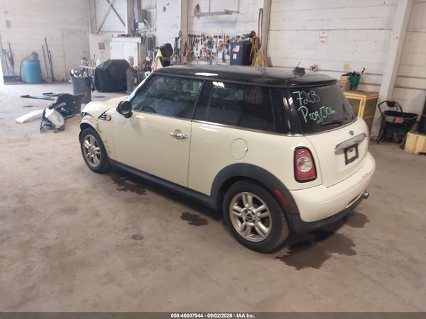2013 MINI HARDTOP COOPER — I3
