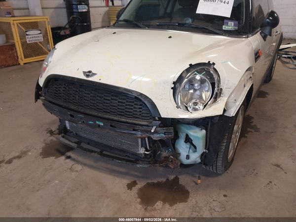 2013 MINI HARDTOP COOPER — I6