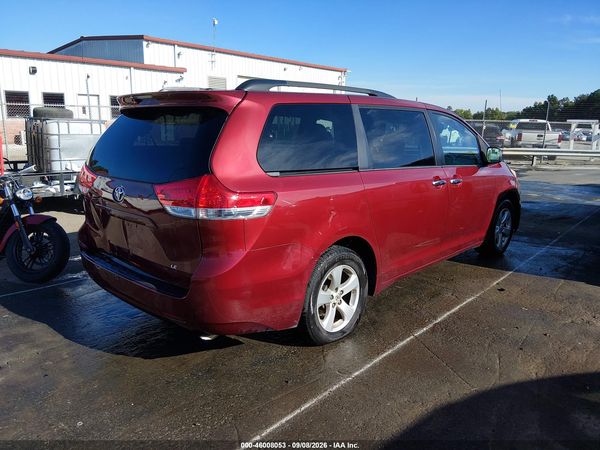 2014 TOYOTA SIENNA LE V6 8 PASSENGER — I4