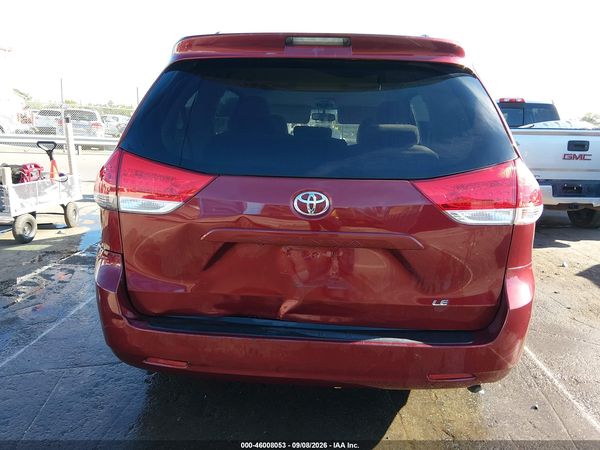 2014 TOYOTA SIENNA LE V6 8 PASSENGER — I6