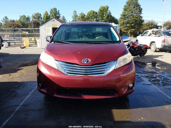 2014 TOYOTA SIENNA LE V6 8 PASSENGER — I115