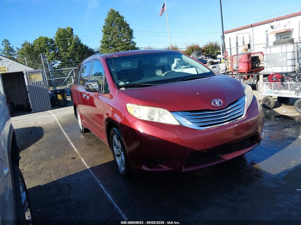 2014 TOYOTA SIENNA LE V6 8 PASSENGER — I116