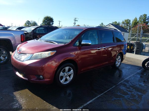 2014 TOYOTA SIENNA LE V6 8 PASSENGER — I117
