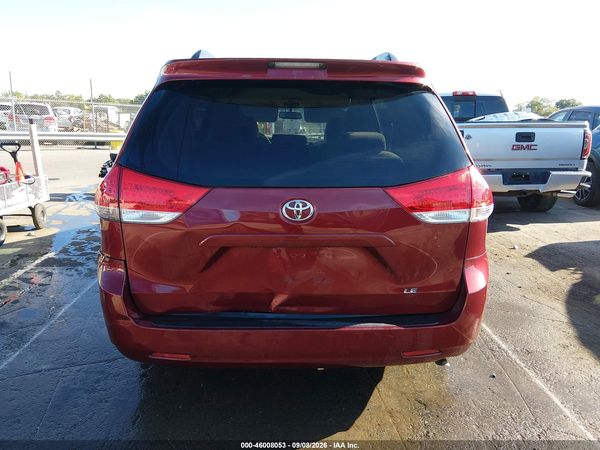 2014 TOYOTA SIENNA LE V6 8 PASSENGER — I119