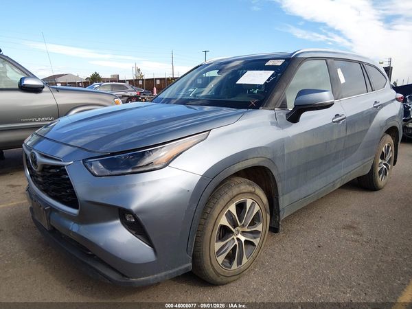 2021 TOYOTA HIGHLANDER XLE