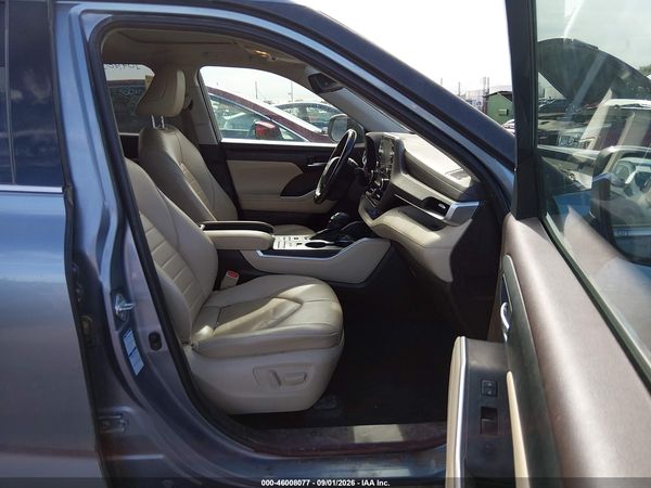 2021 TOYOTA HIGHLANDER XLE