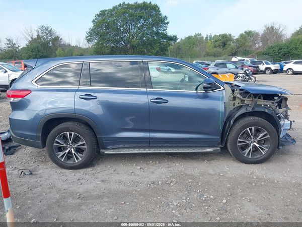 2018 TOYOTA HIGHLANDER LE