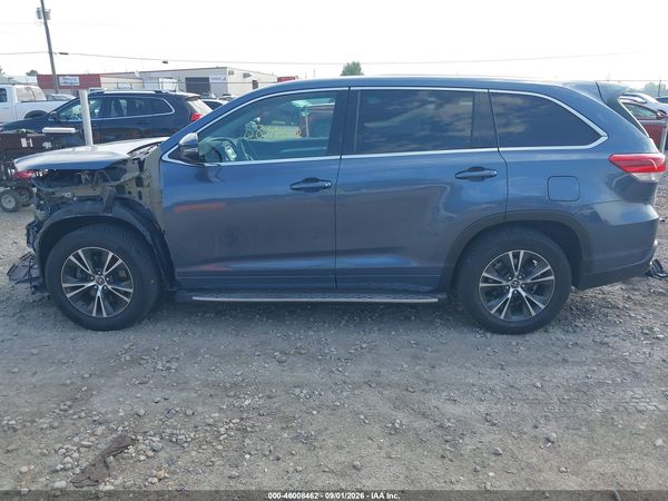 2018 TOYOTA HIGHLANDER LE