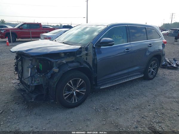 2018 TOYOTA HIGHLANDER LE
