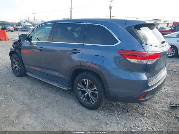 2018 TOYOTA HIGHLANDER LE