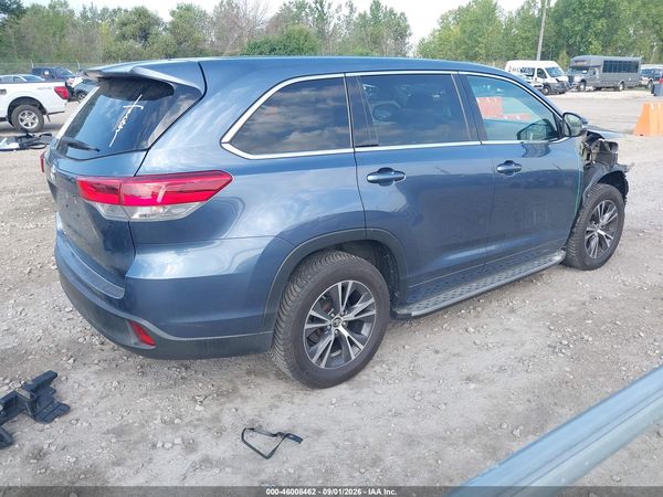 2018 TOYOTA HIGHLANDER LE