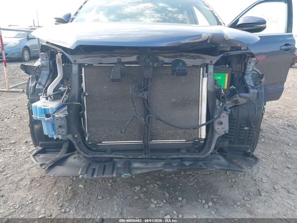 2018 TOYOTA HIGHLANDER LE