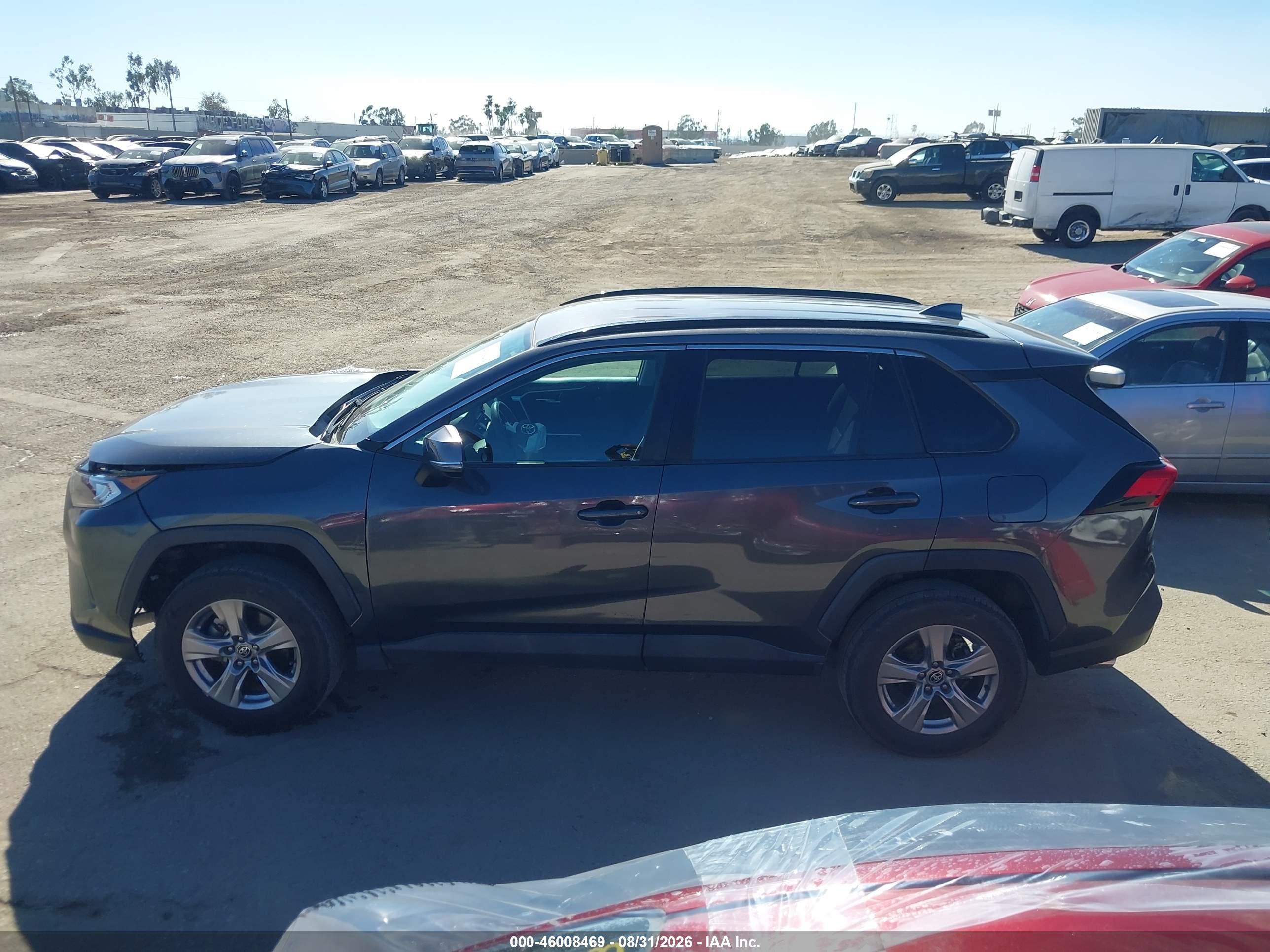 2022 TOYOTA RAV4 XLE